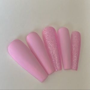 Press on nails